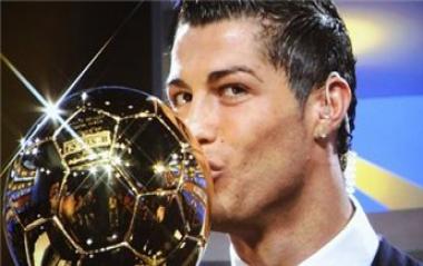 رونالدو أفضل لاعب كرة قدم في العالم للمرة الثانية