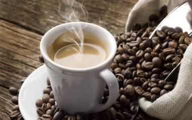 القهوة وطنين الأذن عدوان لدودان