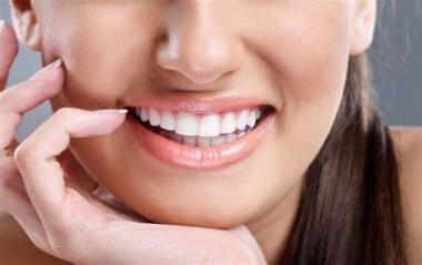 7 عادات تدمر أسنانك.. ابتعد عنها